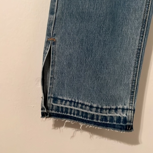 Kensie High Rise Distresed Jeans Cropped, no stretch, zipper fly Size 4/27 - Picture 4 of 8